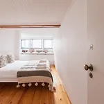 דירה Flh Alfama Mezzanine With River View ליסבון